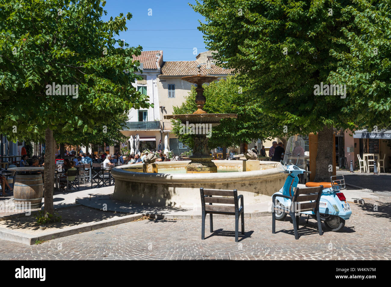Restaurant scene in the Place du Marche, Saint-Paul-Trois-Chateaux, Drome department, Auvergne-Rhone-Alpes, Provence, France, Europe Stock Photo
