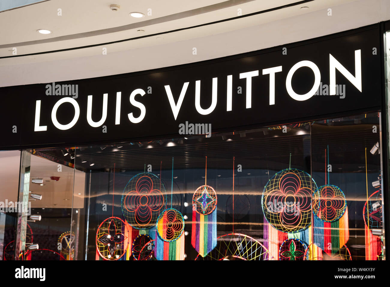 French fashion house Louis Vuitton takes over Zuma Mykonos - The