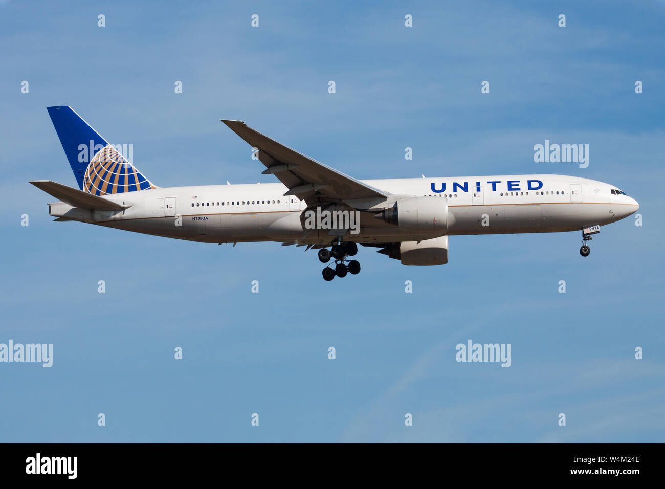 航空機・ヘリコプター Boeing 777-200 United Airlines 1/200 United airlines boeing 777 200 hi-res stock photography and