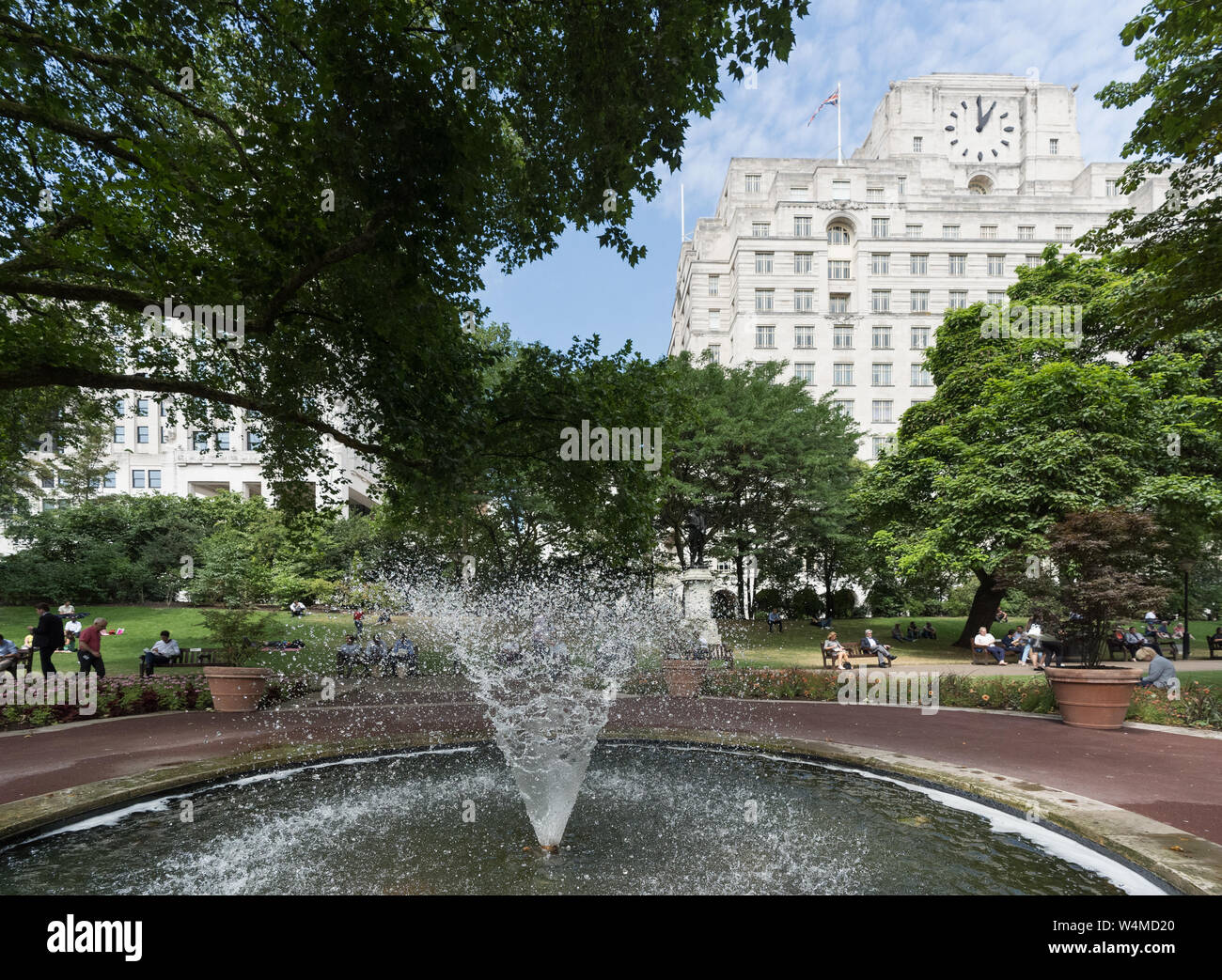 Victoria Embankment Gardens Stock Photo Alamy
