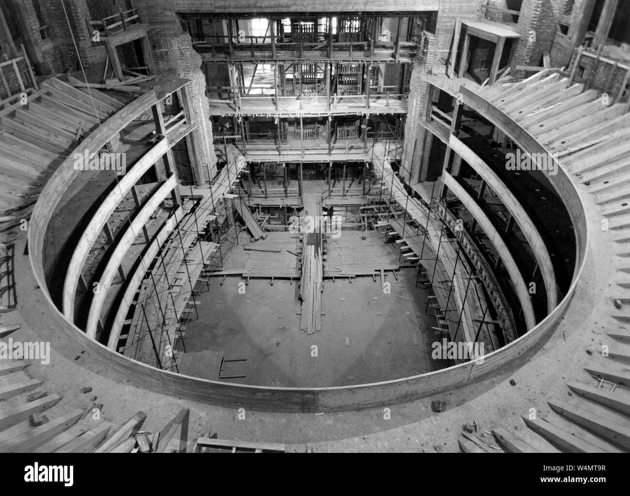 reconstruction works of the opera house, wiener staatsoper, vienna 1954 Stock Photo