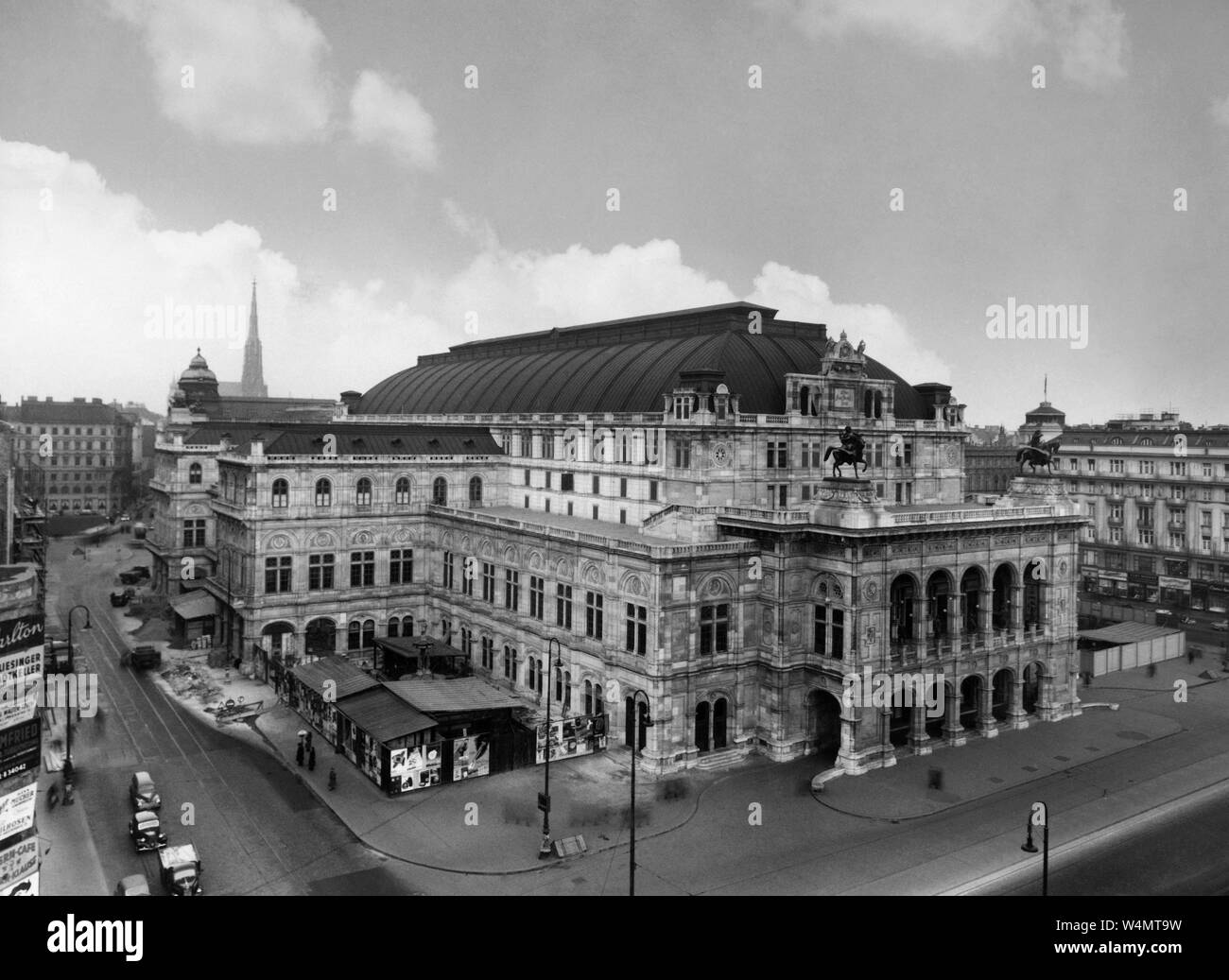 wiener staatsoper, opera house, vienna 1954 Stock Photo