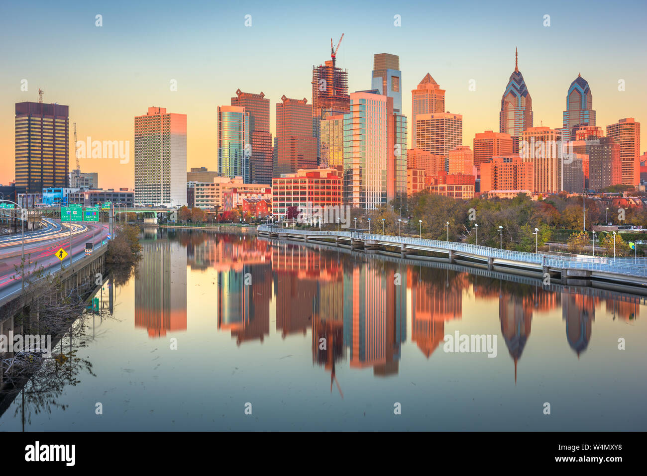 Philadelphia, Pennsylvania, USA downtown skyline at dusk on the Schuylkill  River Stock Photo - Alamy