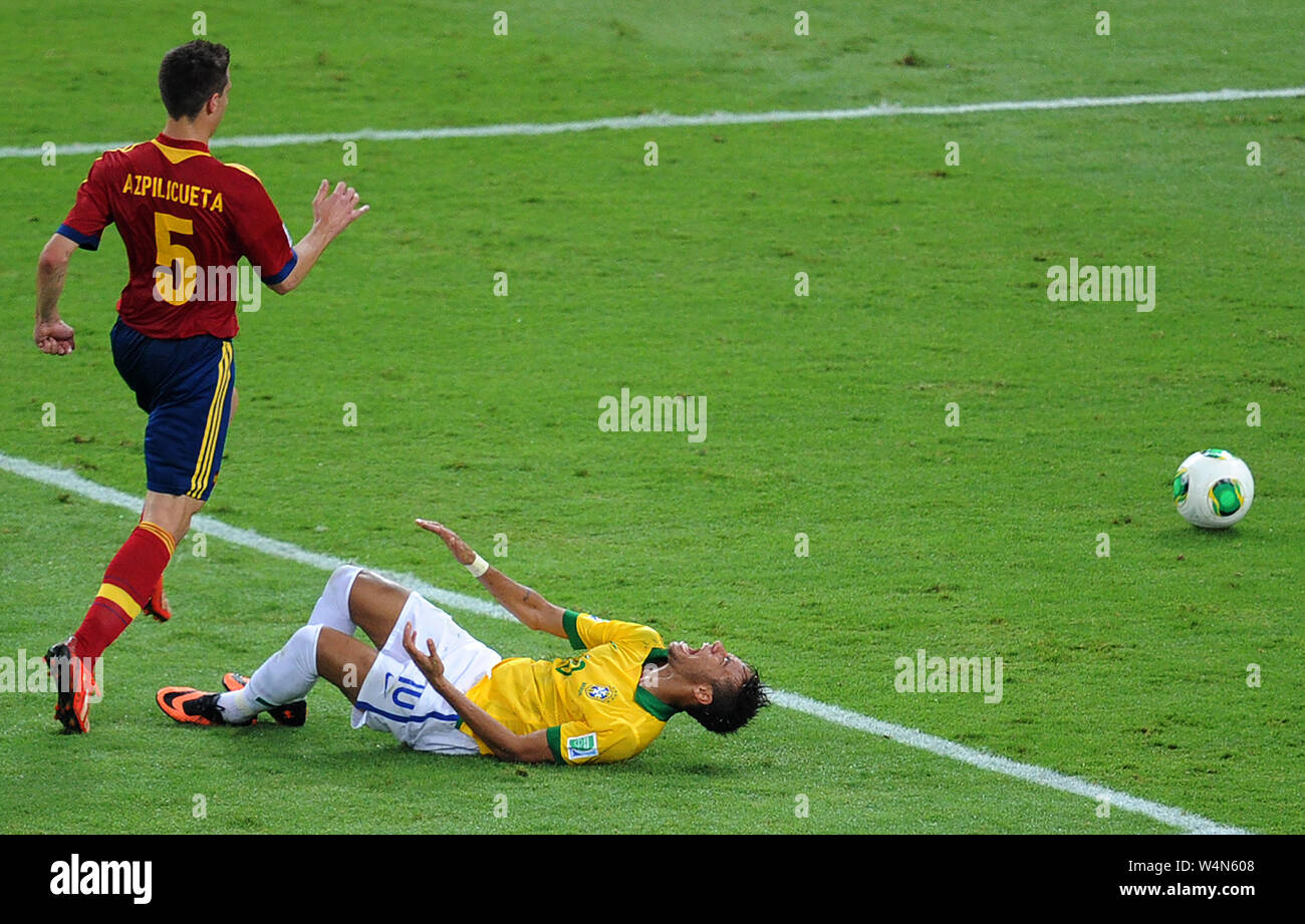 Brazilian soccer player Neymar, kicks to score his goal in the game Brasil x Espanhã in the final of the Confederations Cup 2013, in Etadio do Maracan Stock Photo