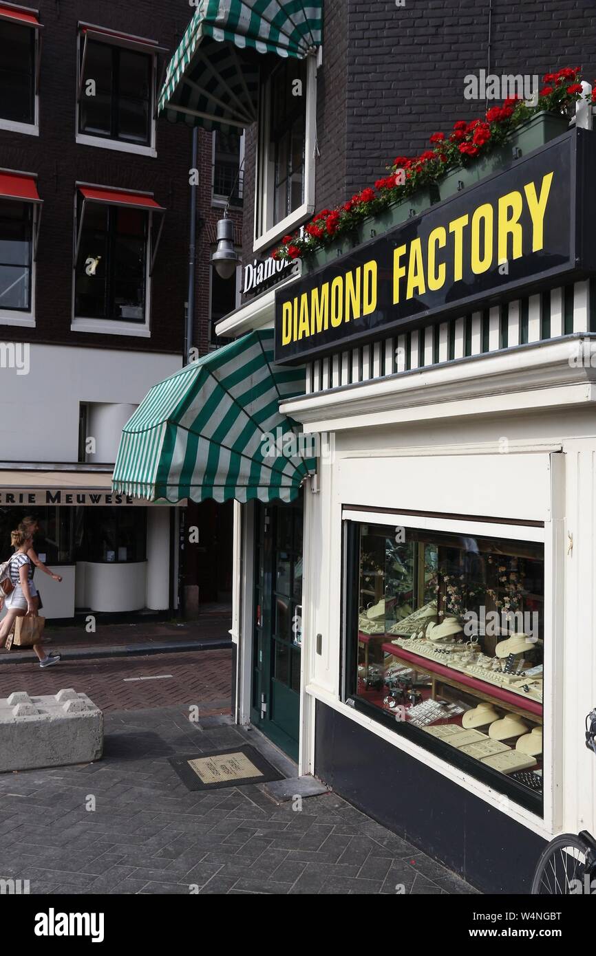 AMSTERDAM, NETHERLANDS - JULY 7, 2017: Diamond factory jewelry shop in  Amsterdam, Netherlands. Amsterdam has a long history of diamond trade and  indus Stock Photo - Alamy
