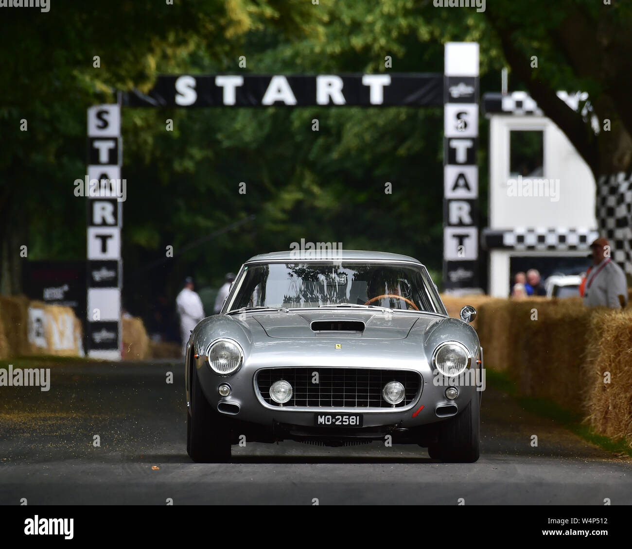 Joe Macari Ferrari 250 Gt Swb C Shootout Final Goodwood Festival Of Speed 19 Festival Of Speed Speed Kings Motorsport S Record Breakers July Stock Photo Alamy