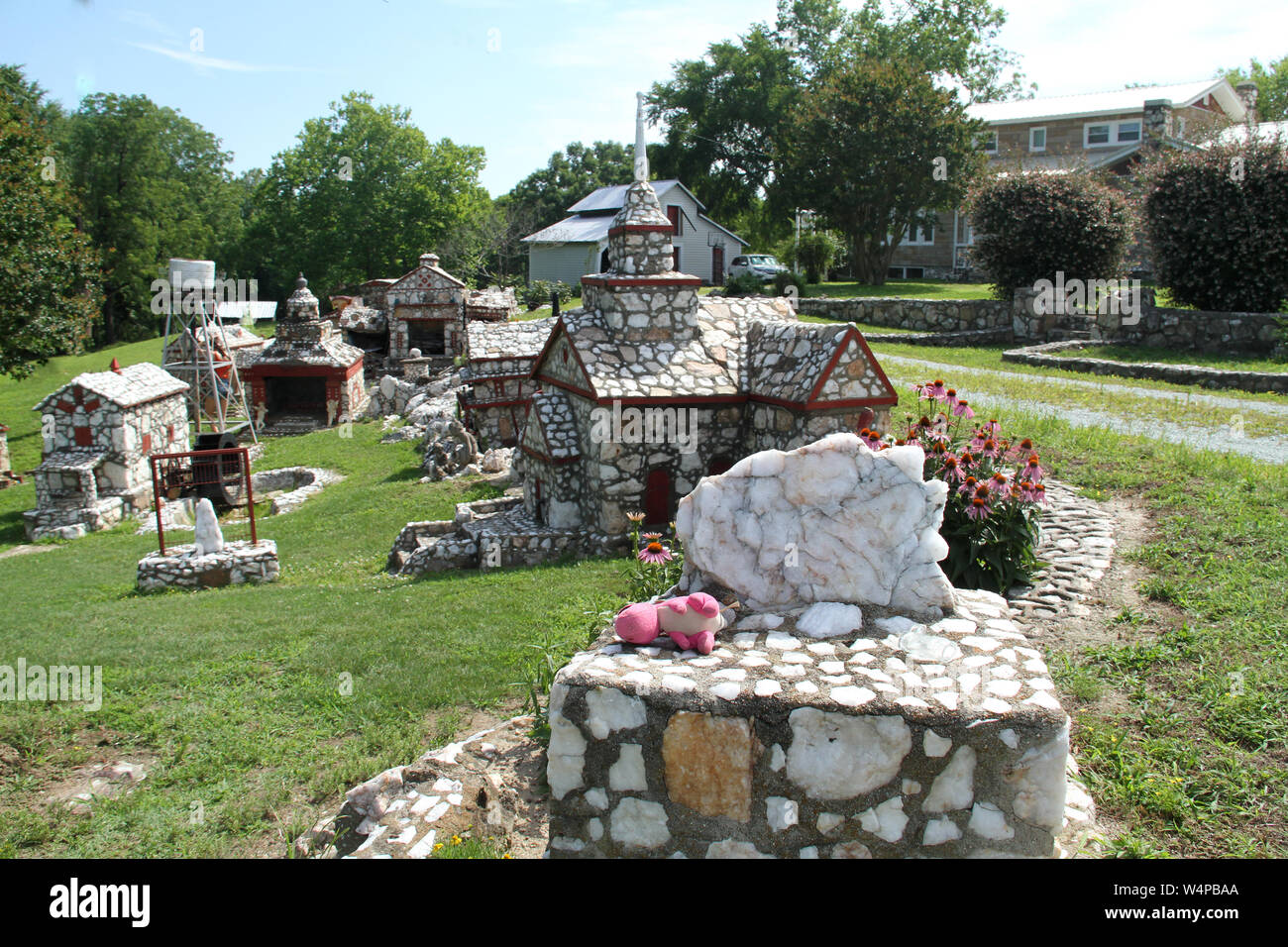 Shangri la north america hires stock photography and images Alamy