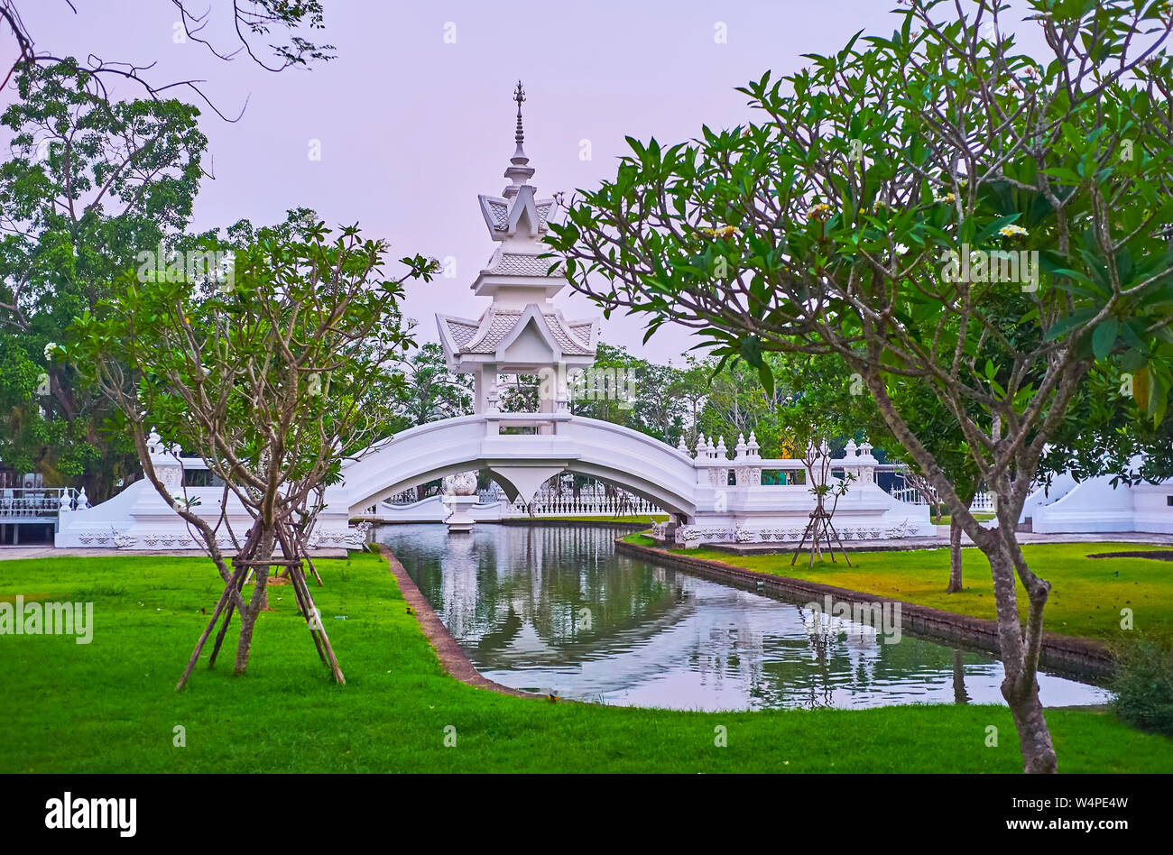Scenic bridge small pagoda hi-res stock photography and images - Alamy