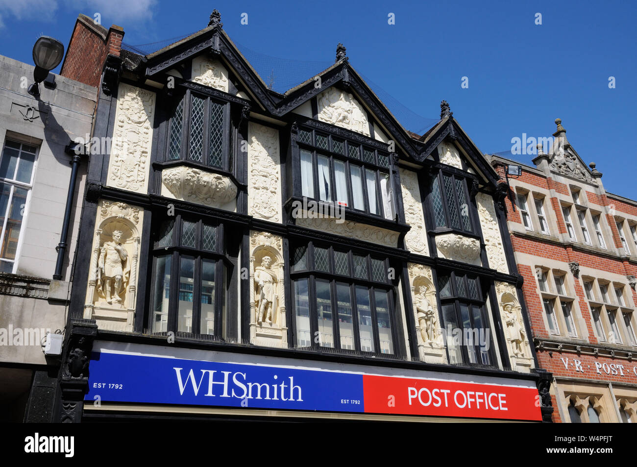 No 15, Cornhill, Bury St Edmunds, Suffolk. has staues of Edward VI