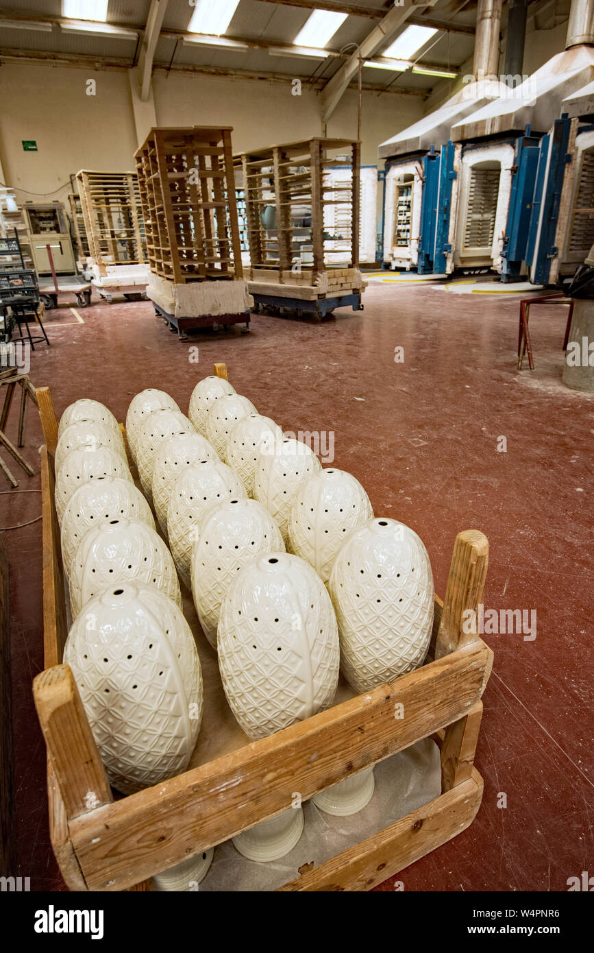 Belleek pottery hires stock photography and images Alamy