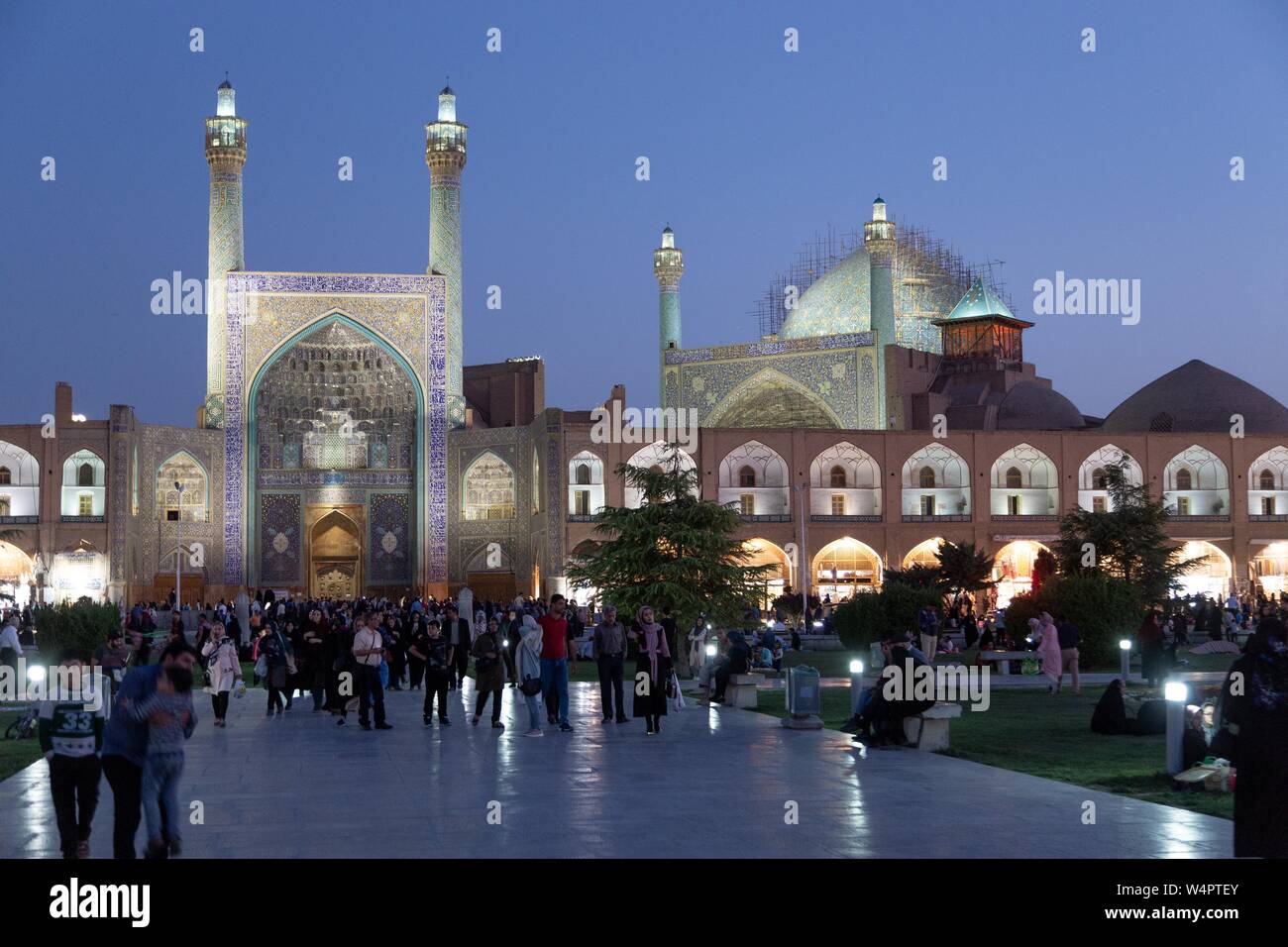 Jameh Mosque at night at Naqsh-e-Jahan Square, Isfahan, Iran Stock Photo