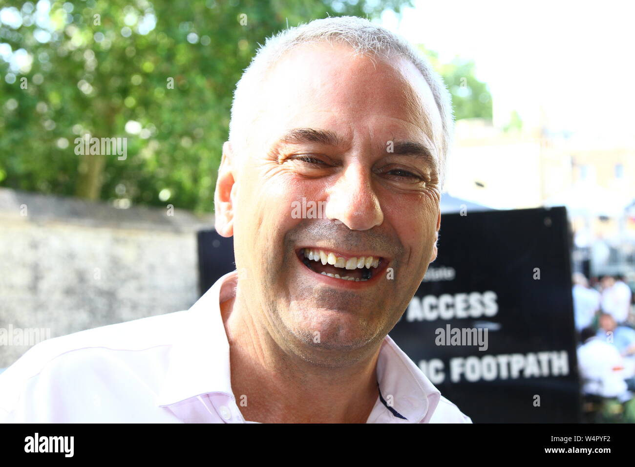KEVIN MAGUIRE BROADCASTER AND ASSOCIATE EDITOR AT THE DAILY MIRROR NEWSPAPER PICTURED AT COLLEGE GREEN, IN THE CITY OF WESTMINSTER, LONDON,UK ON 24TH JULY 2019. Stock Photo
