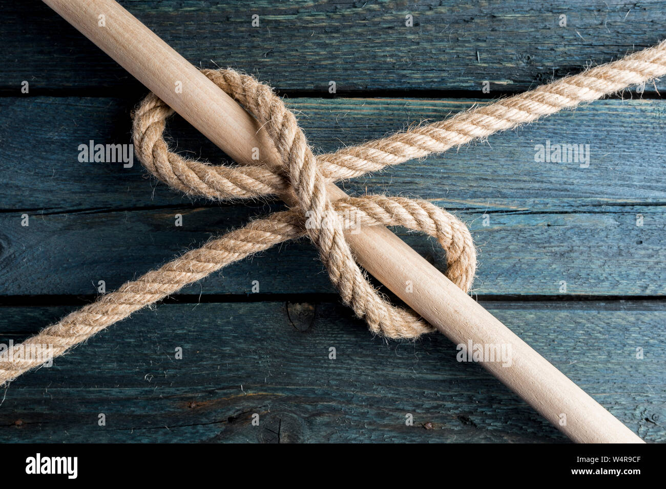 Clove Hitch Knot. Rope node Stock Photo Alamy