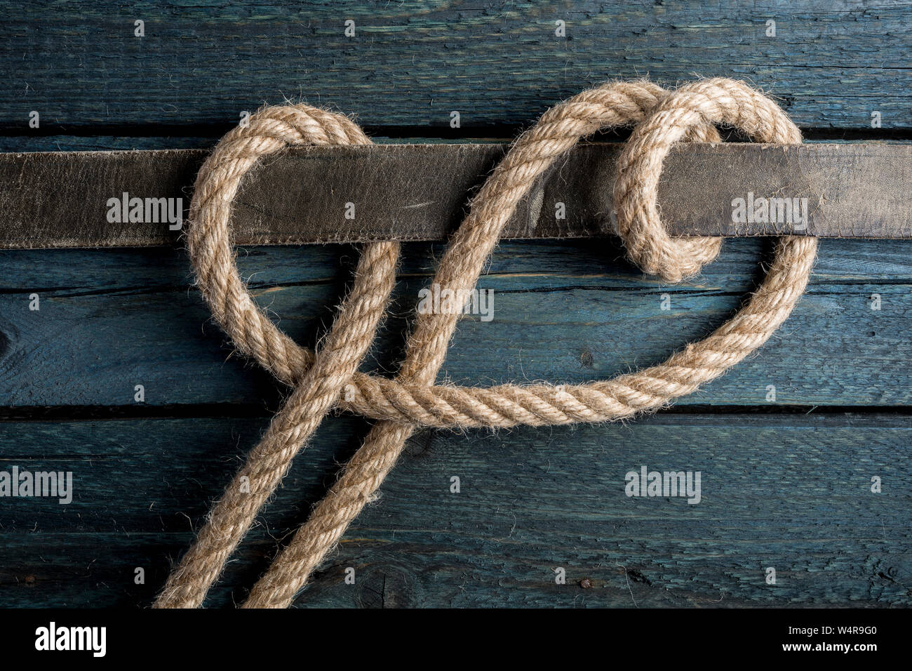 Rolling Hitch Knot. Rope node Stock Photo Alamy