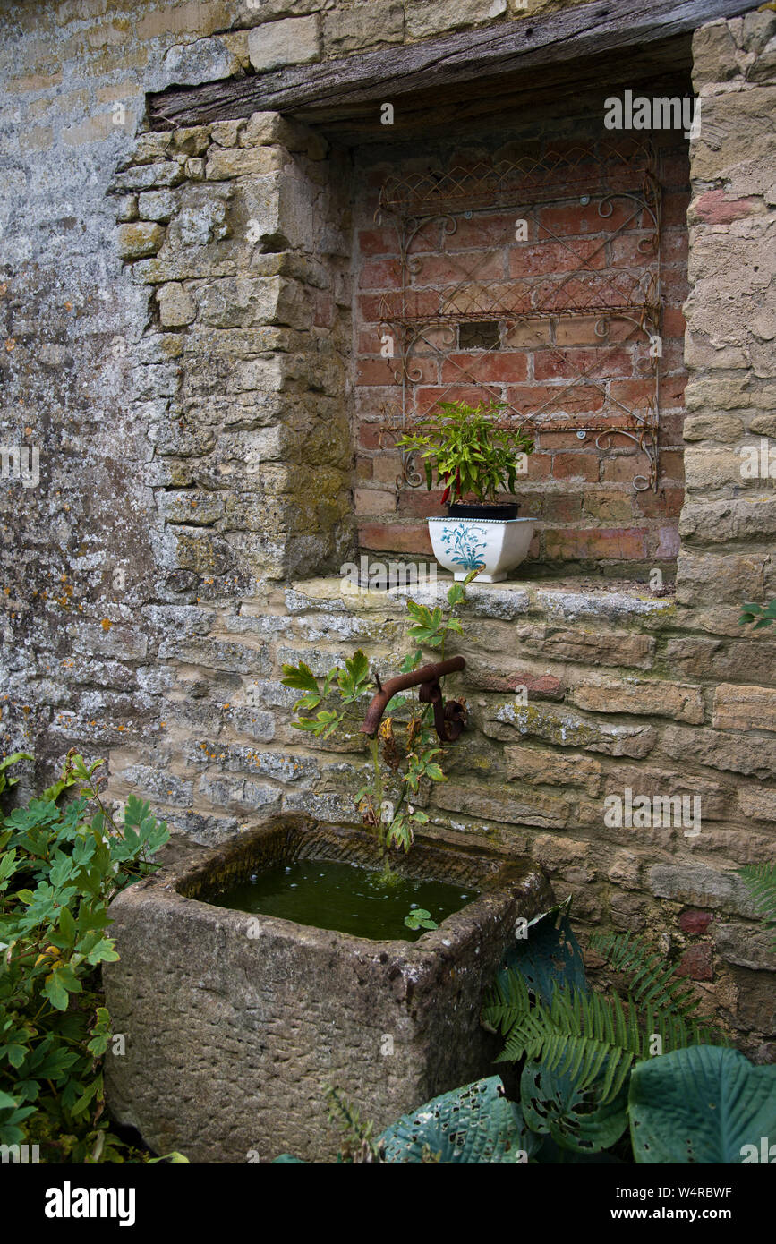 ornamental water feature Stock Photo Alamy