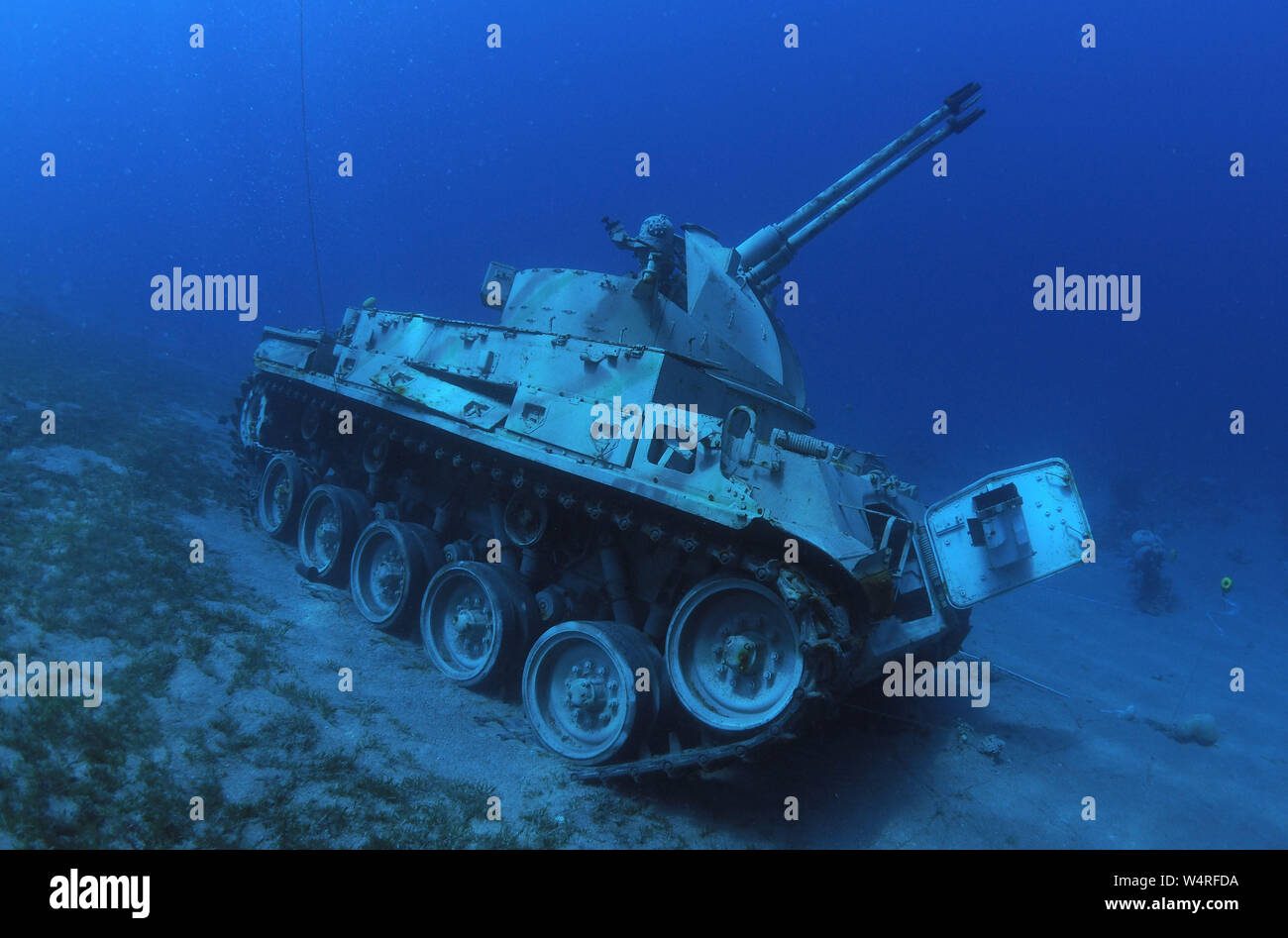(190725) -- BEIJING, July 25, 2019 (Xinhua) -- Handout photo obtained on July 23, 2019 shows a Jordanian Armed Forces armoured vehicle lying on the seabed of the Red Sea as part of a new underwater military museum off the coast of the southern port city of Aqaba, Jordan. The museum is built by Aqaba Special Economic Zone to attract more tourists in summer. (Aqaba Special Economic Zone/Handout via Xinhua) Stock Photo