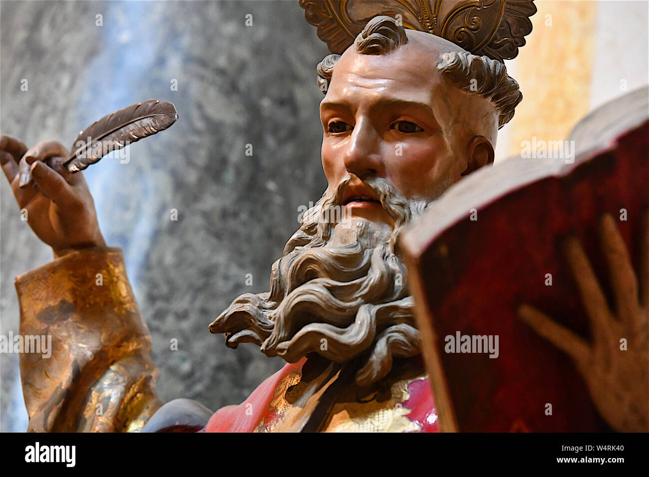 Holding religious statue hires stock photography and images Alamy