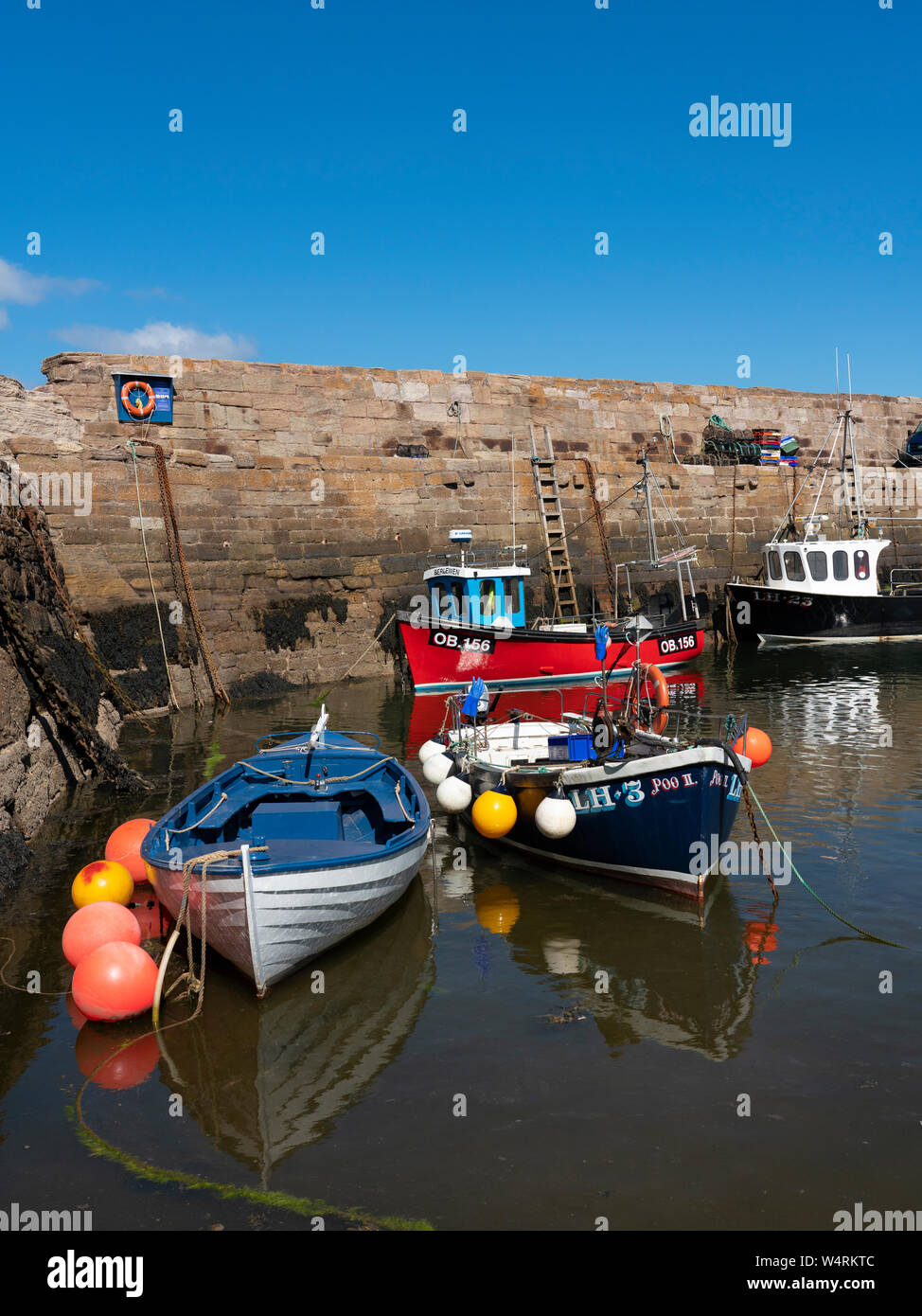 Cove harbour cockburnspath hires stock photography and images Alamy