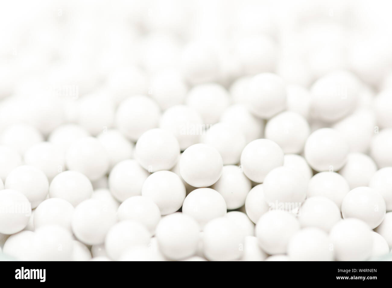 Мелкая белая галька. Бобы белый жемчуг. Мелкая галька текстура. Морские бобы. The small white.