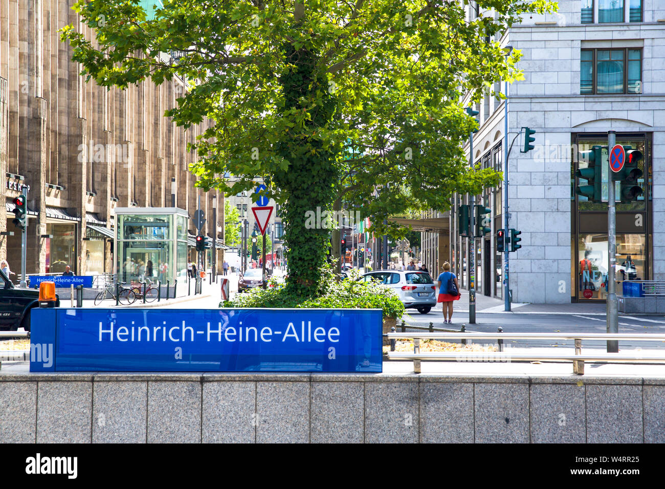 Heinrich-Heine-Allee in Dusseldorf - Germany Stock Photo - Alamy