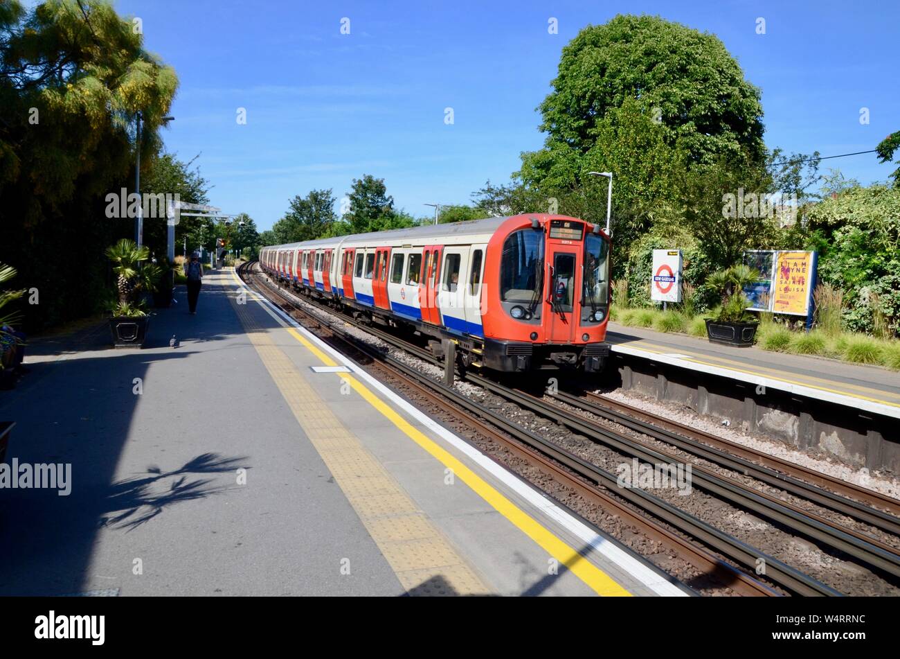 Kew gardens station hires stock photography and images Alamy