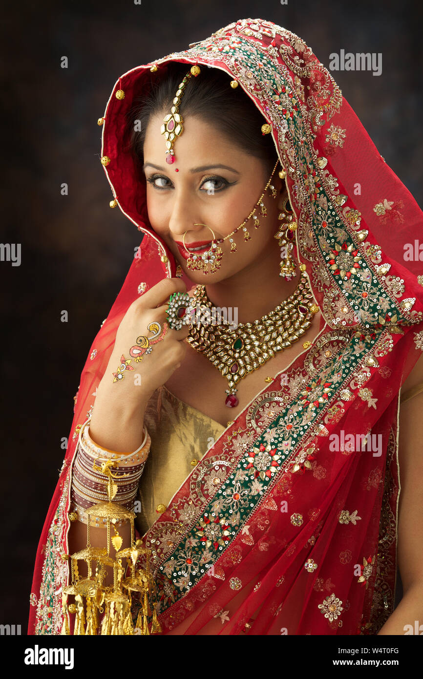Ghaint punjabi | Indian wedding couple, Wedding couple poses, Pre wedding  poses