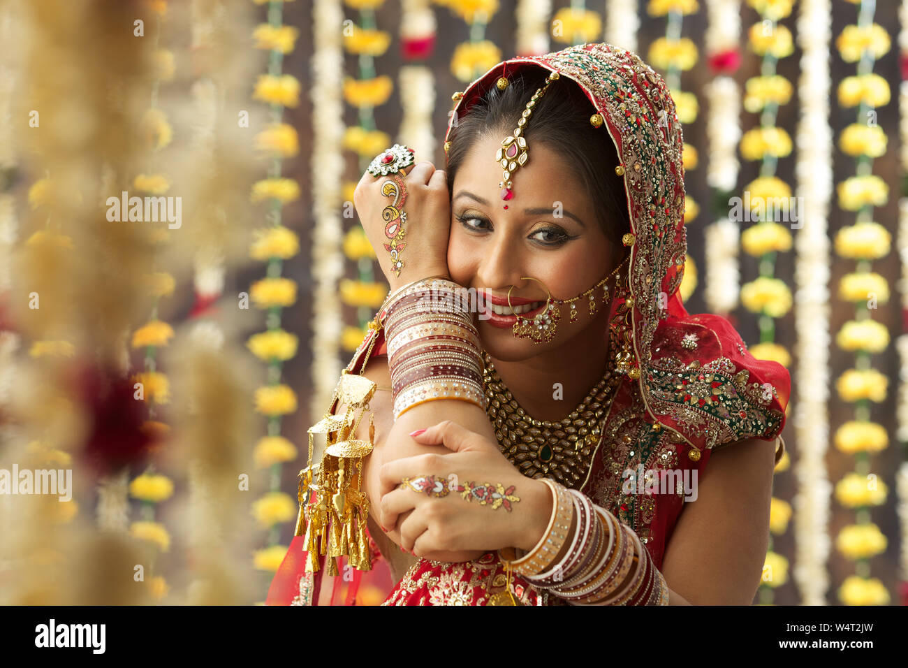 Chura Ceremony In Punjabi Wedding Hi Res Stock Photography And Images Chura Ceremony In Punjabi Wedding Hi Res Stock Photography And Images