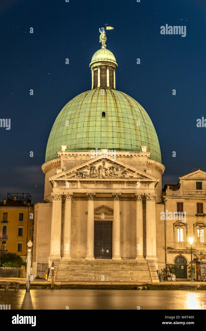 Venice, Italy, 18/11-18. Nightsky over the Chiesa di San Simeon Piccolo