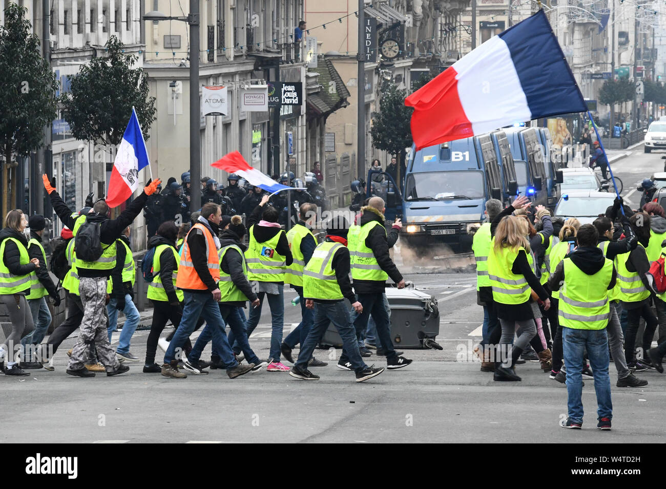 Rouen (Normandy, northern France): 7th demonstration of “Gilets jaunes” (Yellow Vests) social protesters on 2018/12/29 Stock Photo