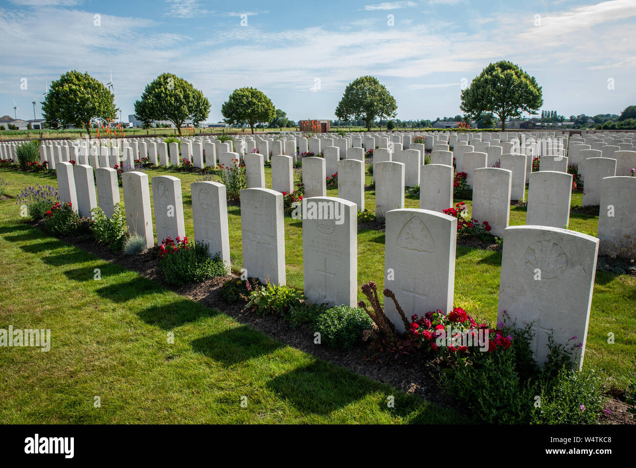 België. Ieper. Artillery Wood Cemetery is een Britse militaire begraafplaats met gesneuvelden uit de Eerste Wereldoorlog, gelegen in het Belgische dor Stock Photo