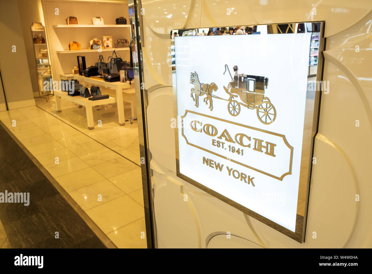 Japan coach outlet sales