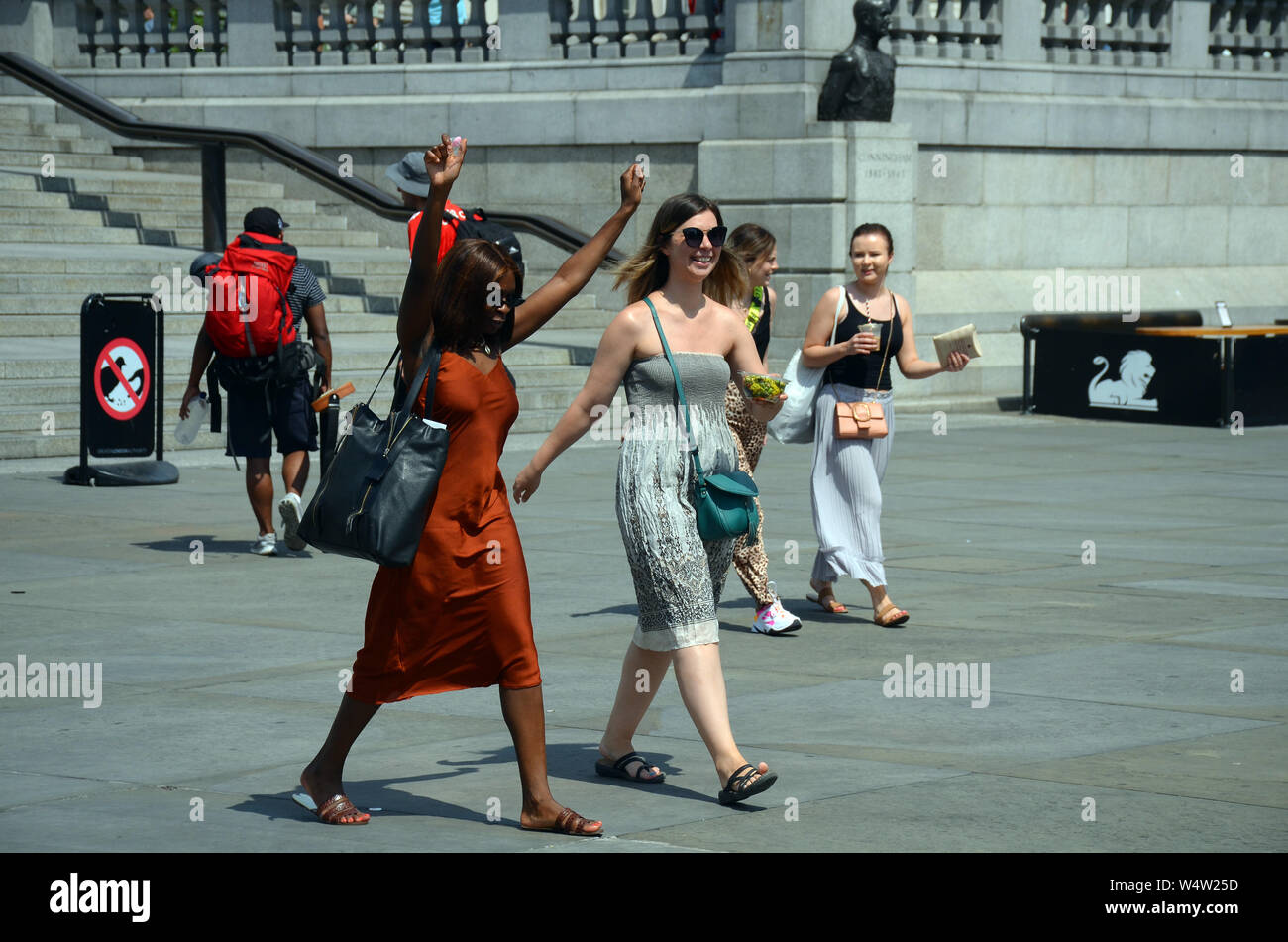 London, UK, 25 July 2019 Sunshine in the West End of London on hottest day of the year Credit: JOHNNY ARMSTEAD/Alamy Live News Stock Photo