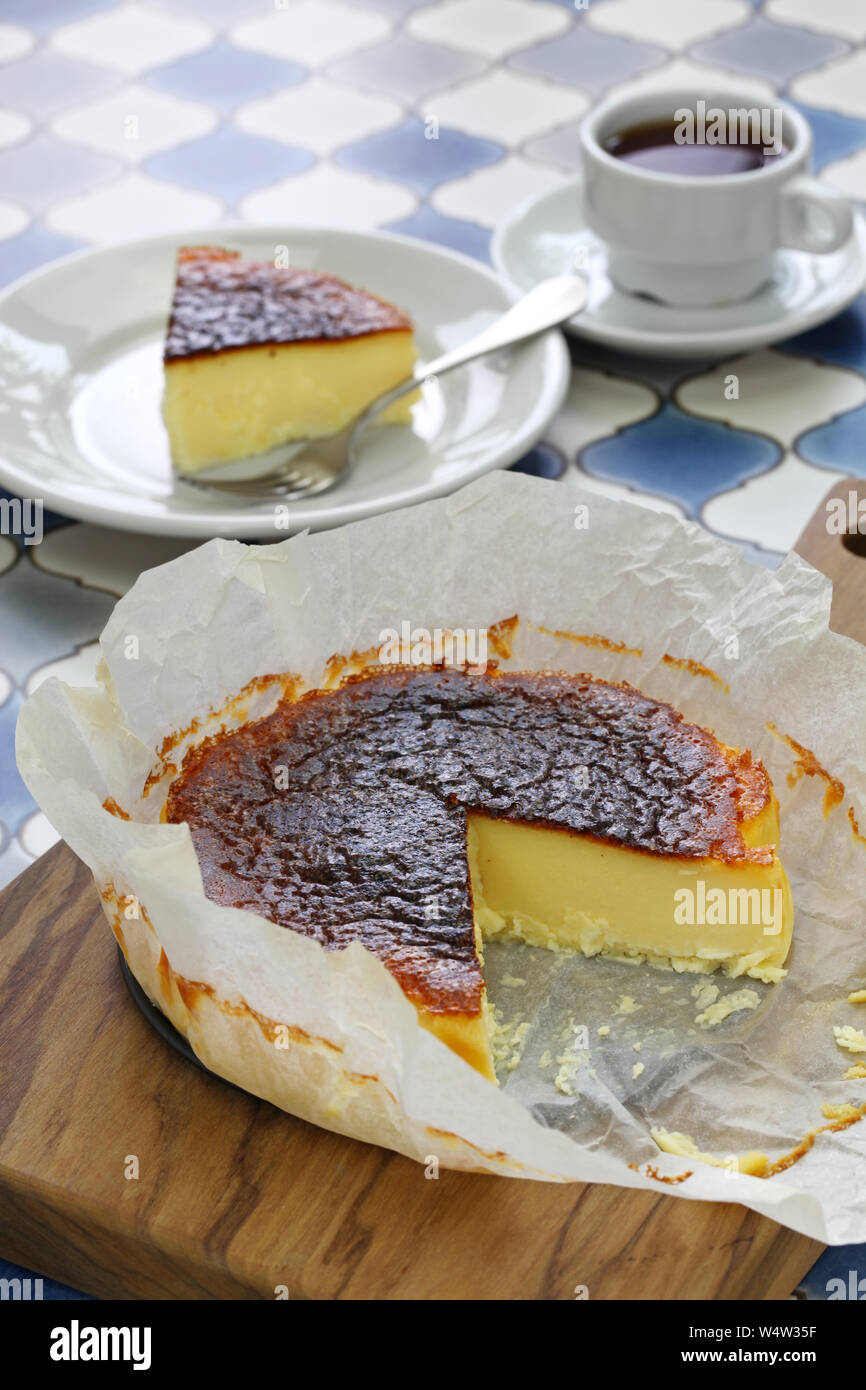 homemade basque burnt cheesecake, spanish bar dessert Stock Photo Alamy