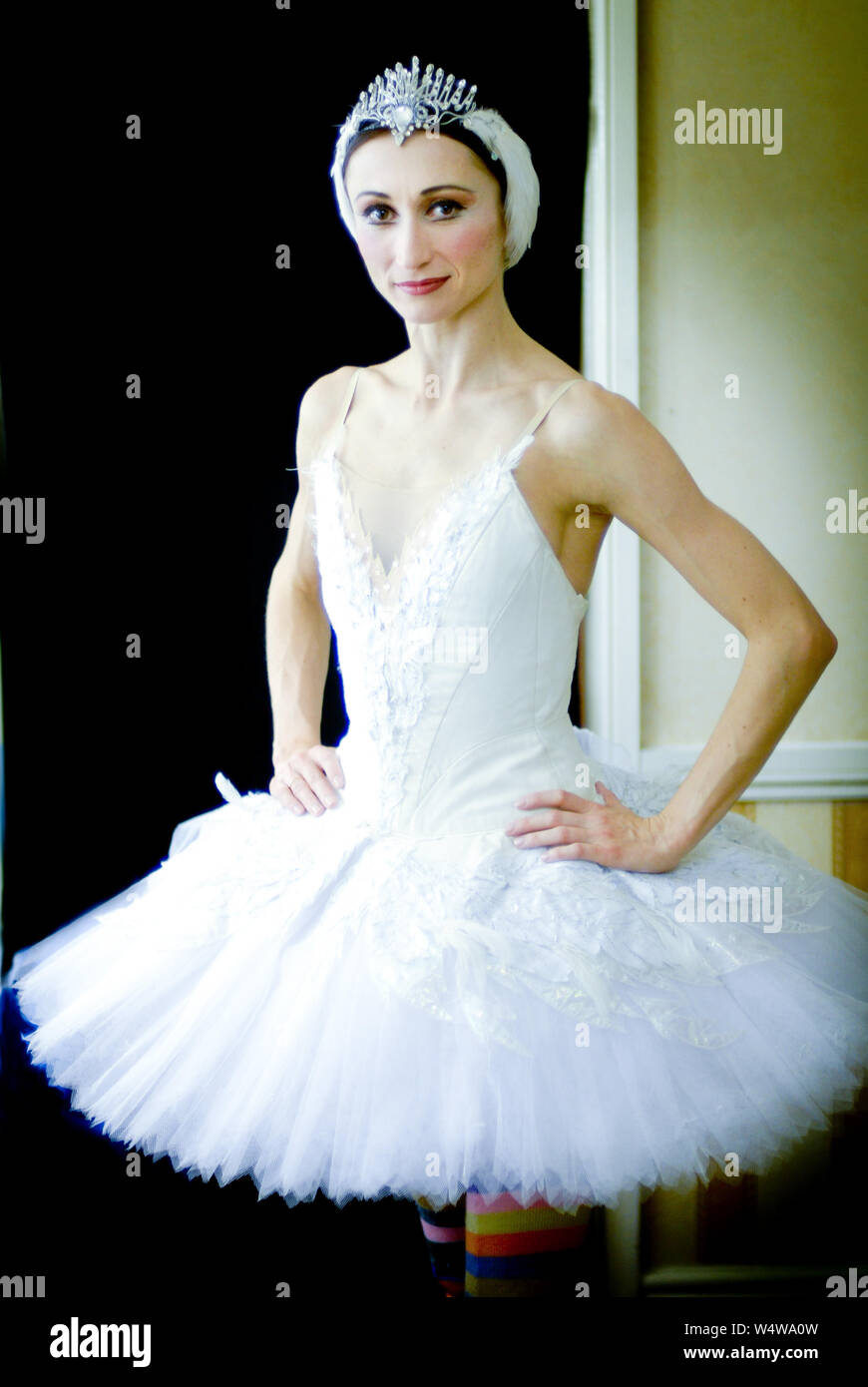 Swan lake costume hi-res stock photography and images - Alamy