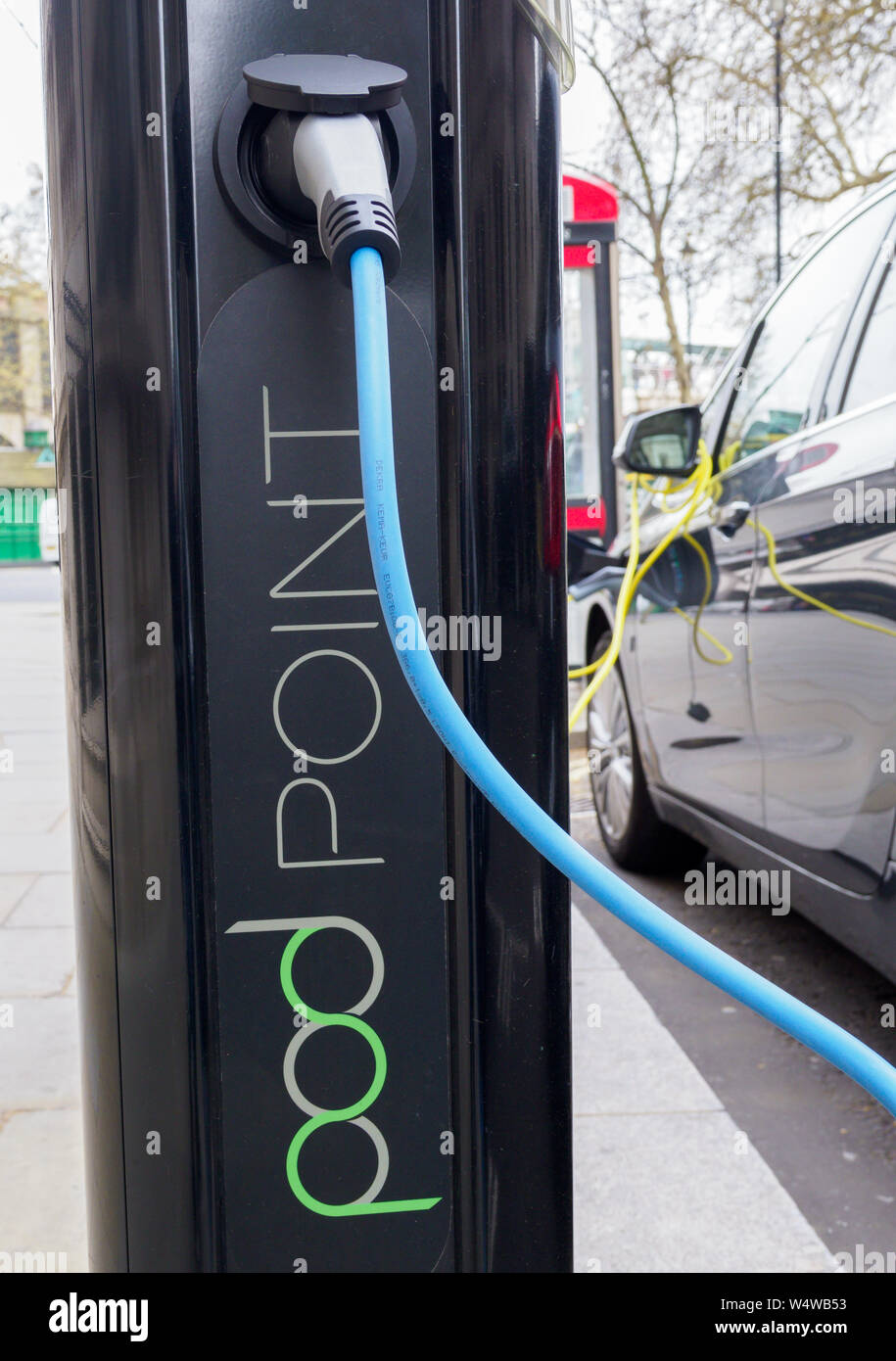 Charging pod hires stock photography and images Alamy