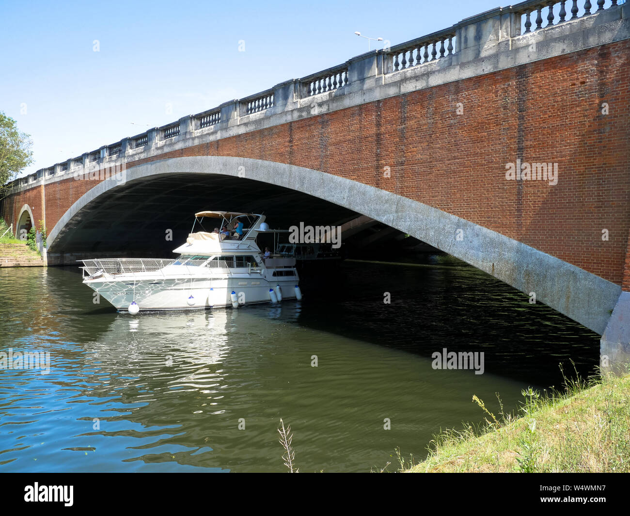 M25 Runnymede Bridge, River Thames, Egham, England, UK, GB. Stock Photo
