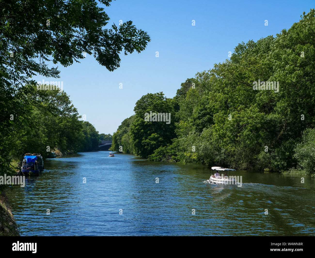 Staines bridge hires stock photography and images Alamy