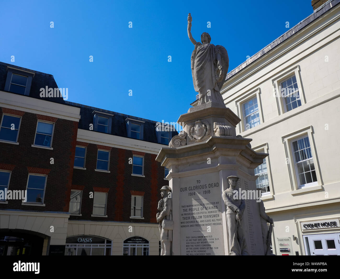 Staines-on-Thames, War Memorial, Market Square, Surrey, England, UK, GB. Stock Photo