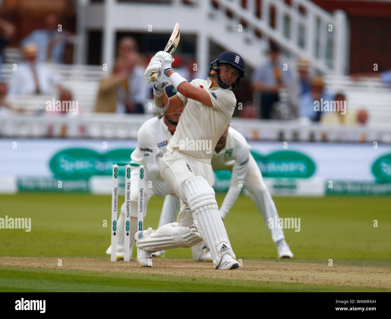 London, UK. 25th July, 2019. LONDON, ENGLAND. JULY 25: Sam Curran of ...