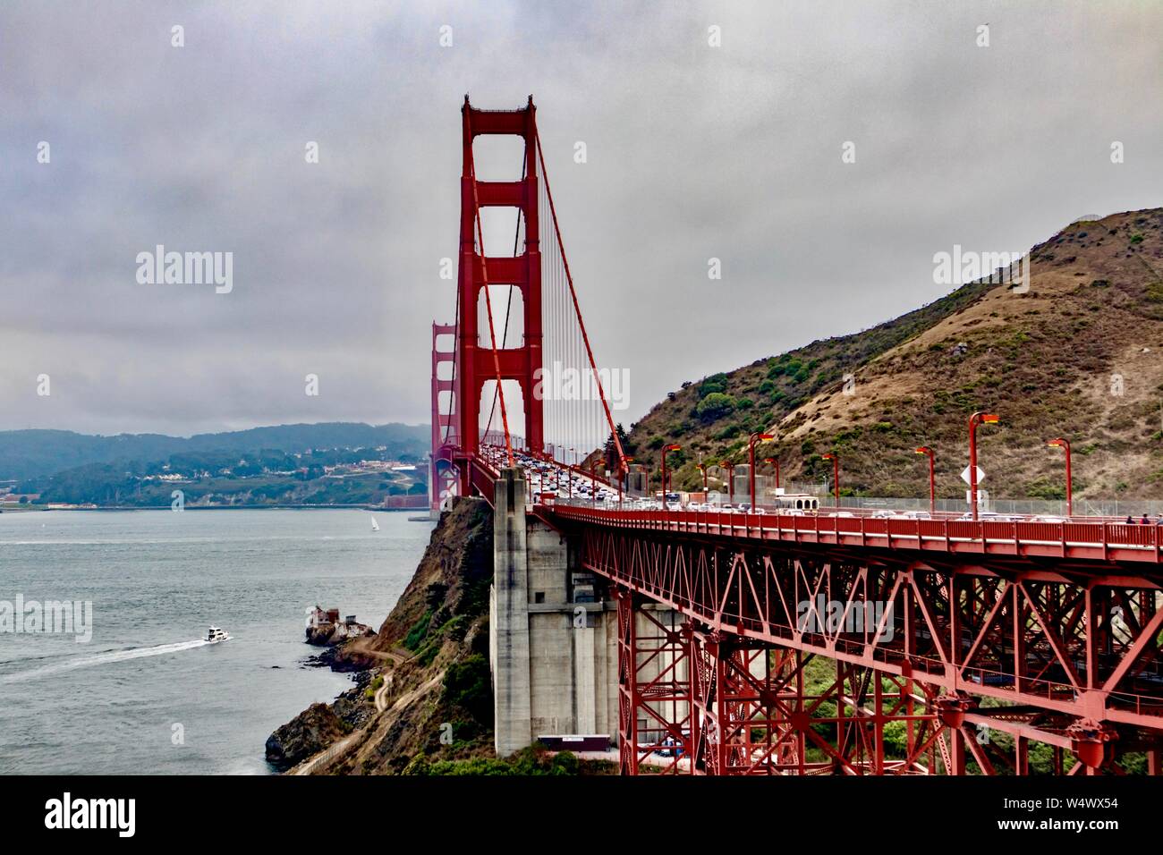 Cars on the Golden Gate Bridge Stock Photo - Alamy