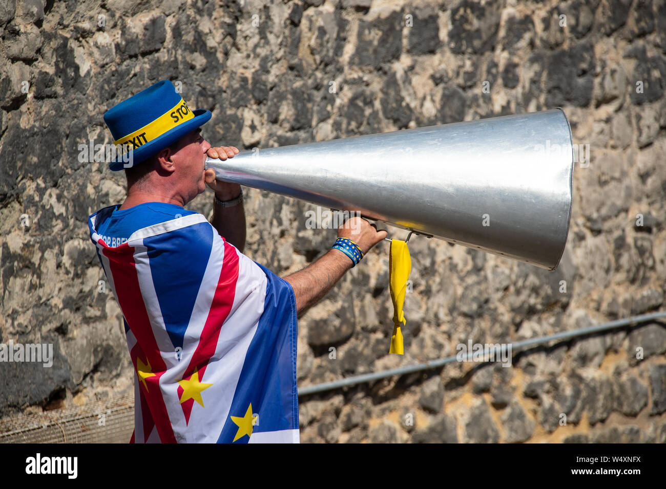 Steve Bray Anti Brexit activist protesting outside the Palace of Westminster. Stock Photo