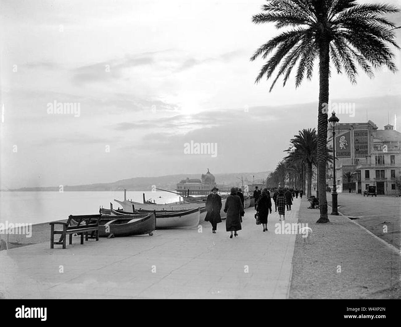 Soleil Black And White Stock Photos Images Page 3 Alamy