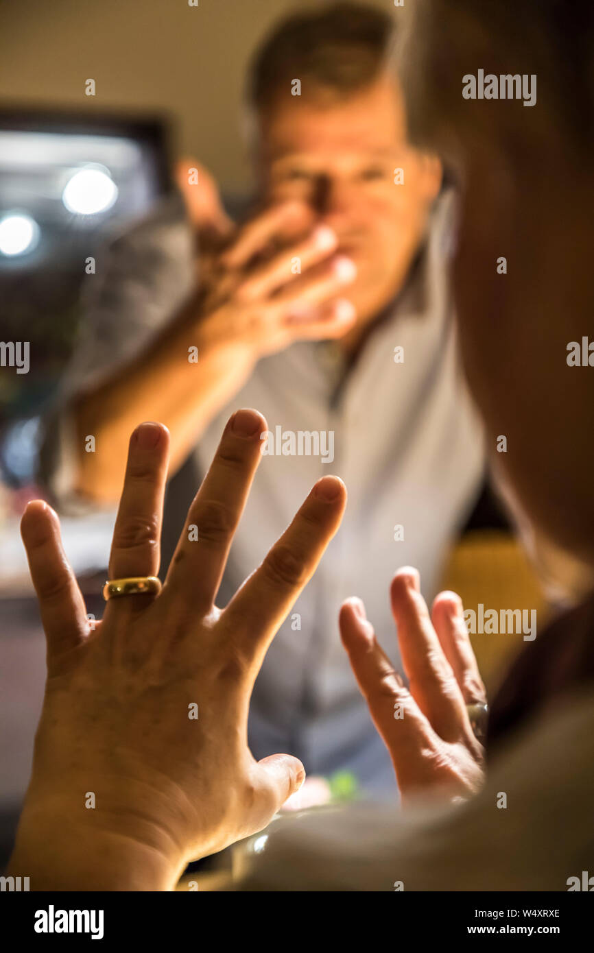 Symbol photo, argument, man and woman argue, discuss controversially