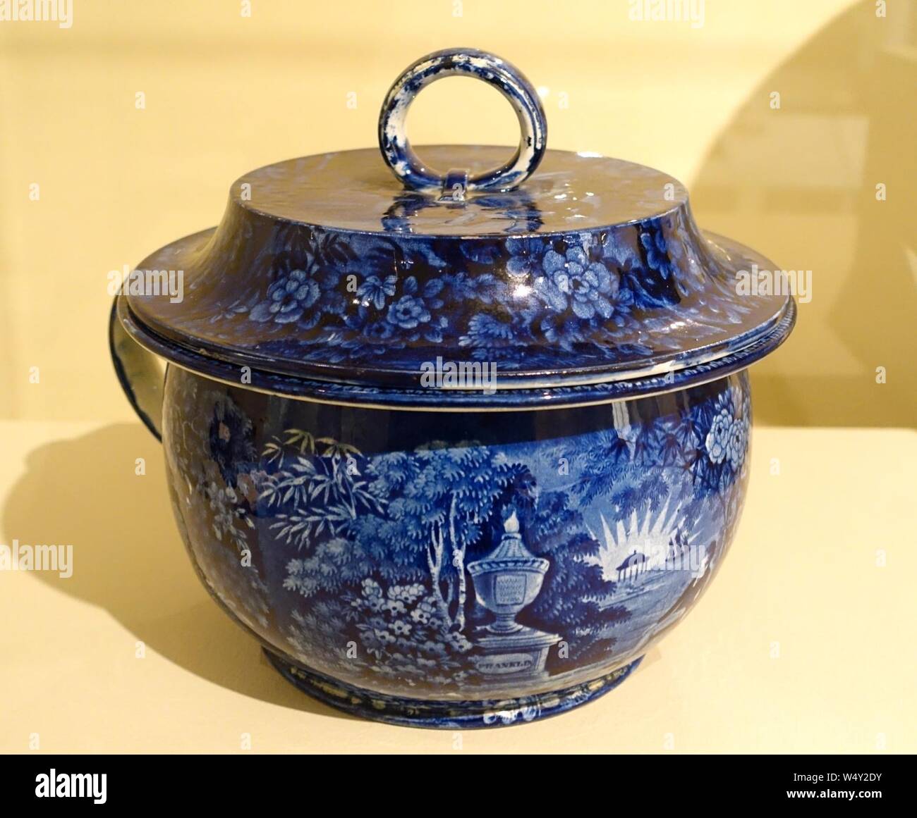 Page 3 Chamber Pot High Resolution Stock Photography And Images Alamy
