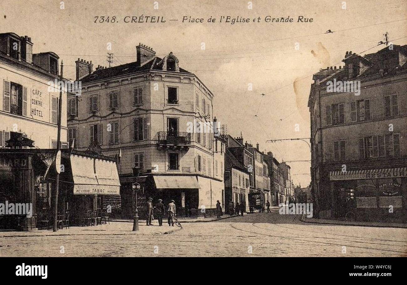Créteil.Place de l'église et Grande-Rue. Stock Photo