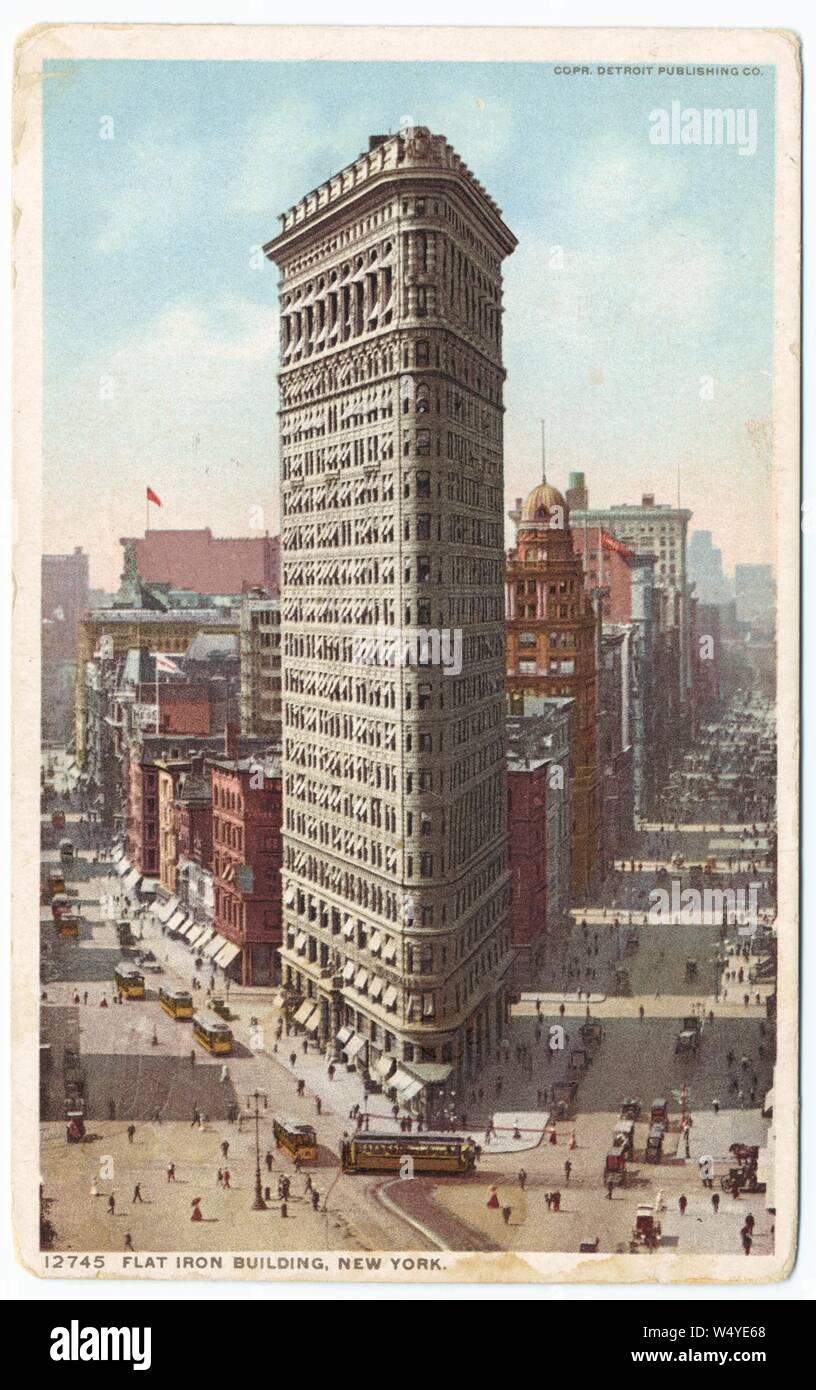 Engraved postcard of the Flatiron Building at 175 Fifth Avenue in New York City, New York, published by Detroit Publishing Co, 1913. From the New York Public Library. () Stock Photo