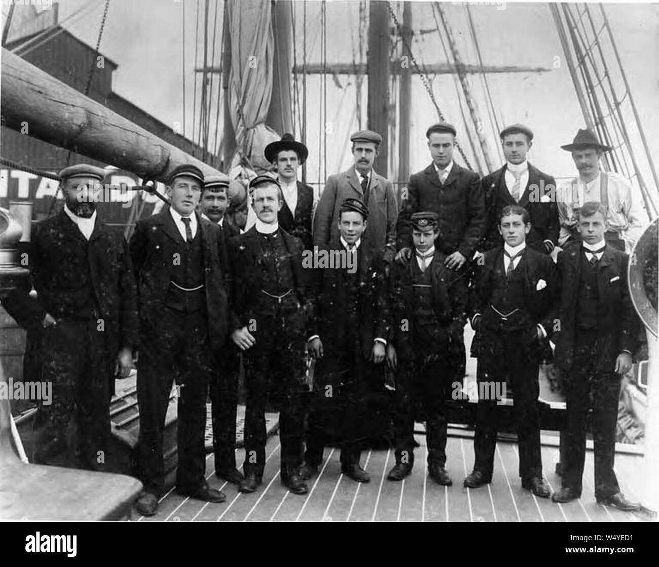 Stream ship 1900 hi-res stock photography and images - Alamy