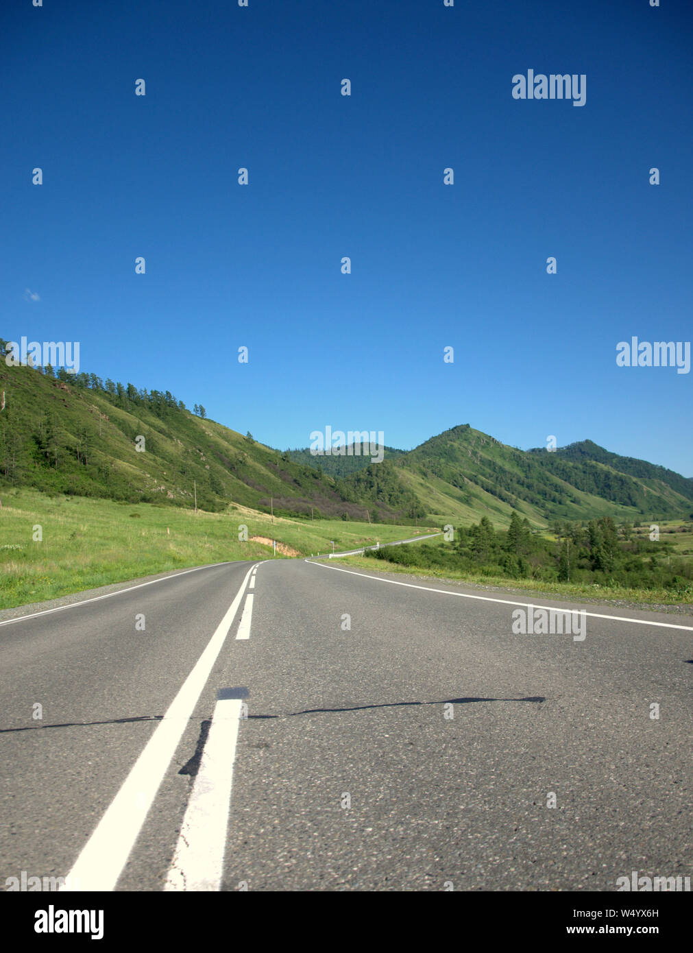 Fragment asphalt road going hi-res stock photography and images - Alamy