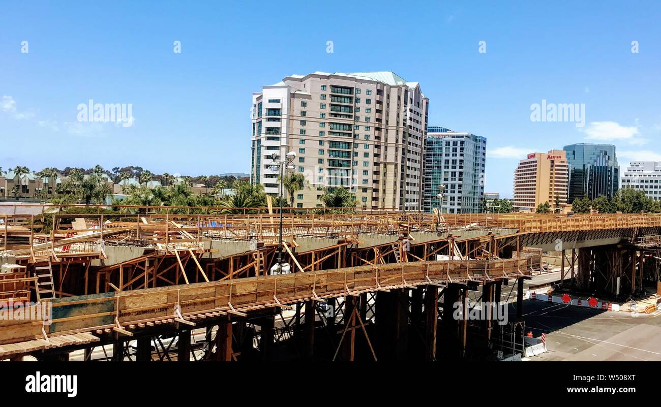 Trolley Extensions Construction of the Trolley Extension at UTC Stock Photo - Alamy