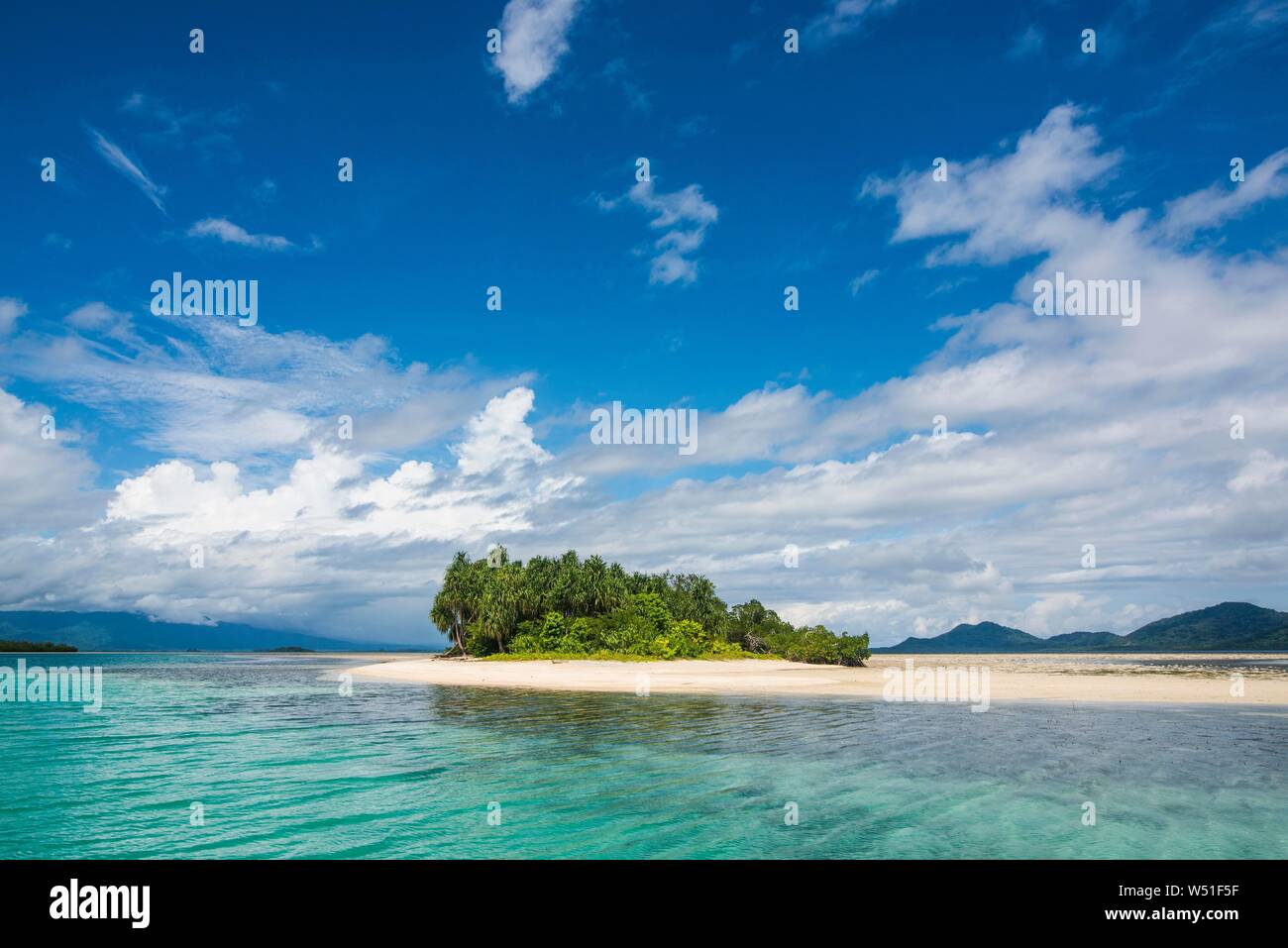 Turquoise water and white sand beach, White island, Buka, Bougainville, Papua New Guinea Stock Photo